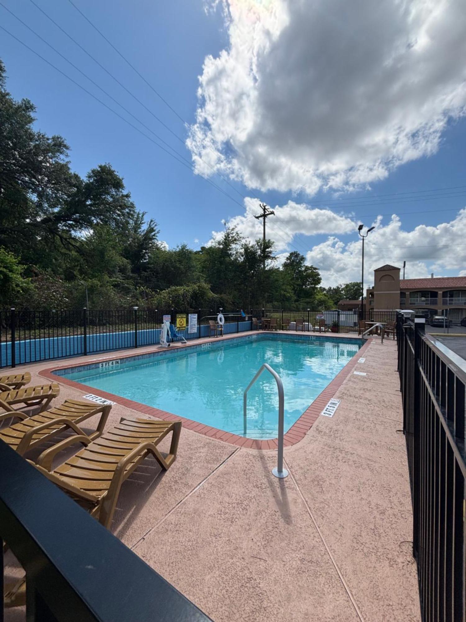High Springs Inn Soon To Be Clarion Pointe Alachua Luaran gambar