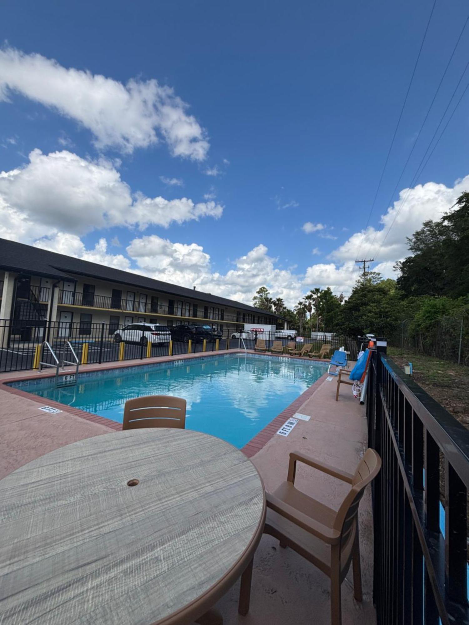 High Springs Inn Soon To Be Clarion Pointe Alachua Luaran gambar